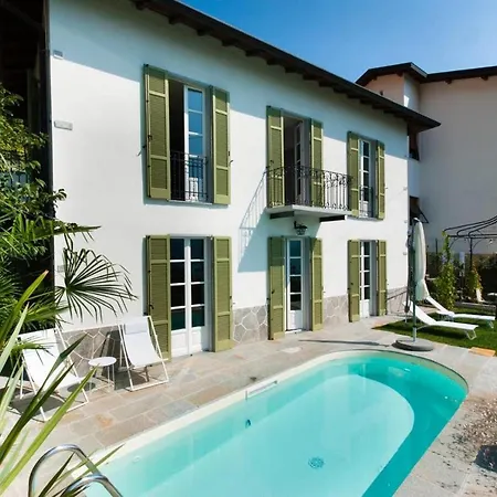 Villino Genia Pool & View Villa Moltrasio